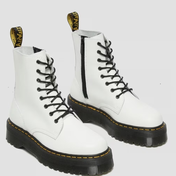 Dr Martens JADON BOOT SMOOTH LEATHER PLATFORMS size 6 - Picture 1 of 7